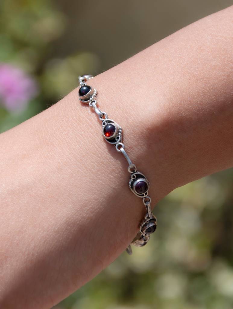 925 Sterling Silver Garnet Bracelet For Women Gemstone Bracelet | Handmade Silver Jewelry | Elegant Daily Wear Gift : FU-1237