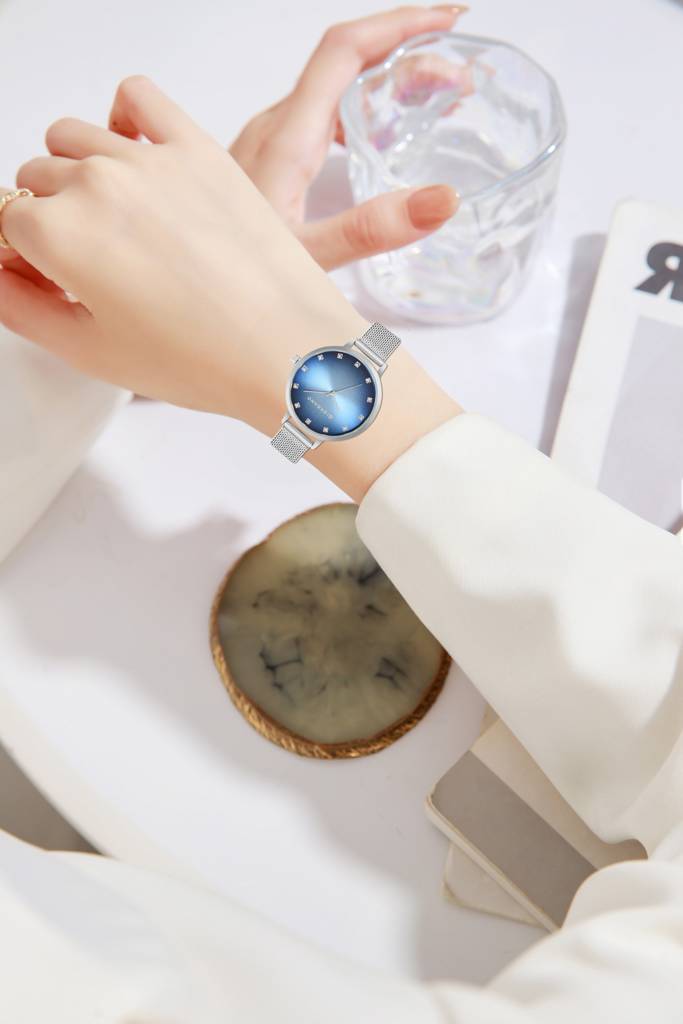 Analog Wrist Watch For Women Stylish Metal Strap With Water Resistant 3 Hand Mechanism For Girls & Ladies To Comp : GD-4208-11