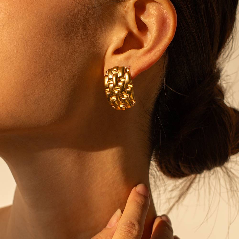 Brick Shine Gold Tops : BrickShineGoldStuds-JD-ER-TG-03