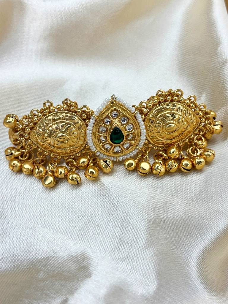 Women Gold-Plated Antique Stone Studded & Beaded Finger Ring : VI26RIAD1000030
