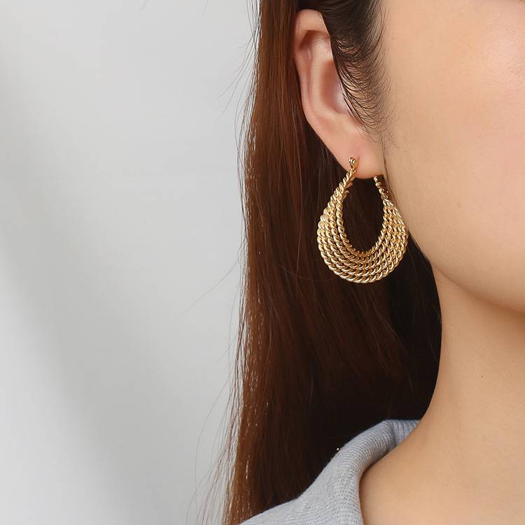 Swirl Gold Hoops : SwirlGoldHoops-LT-ER-HG-11