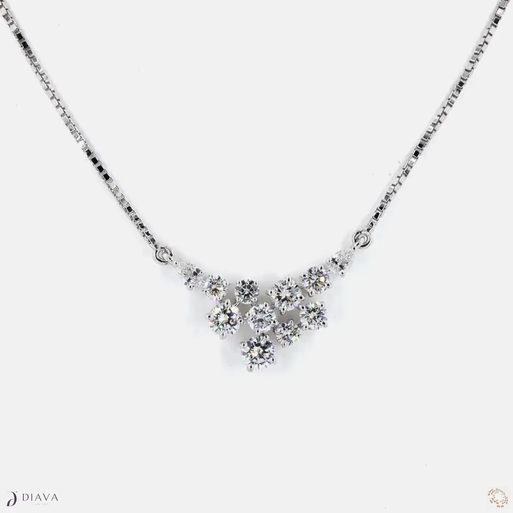 Diamora Pendant : DiamoraPendant