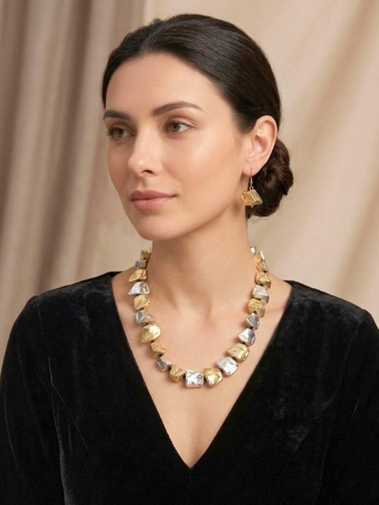 Dual-Tone Textured Statement Oxidized Jewellery Set : VI26JSOX100076