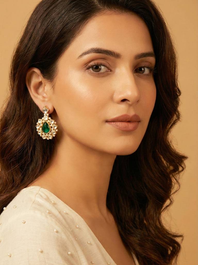 Morpankh Saaz - Kundan And Crystal Earrings : PAE100GR