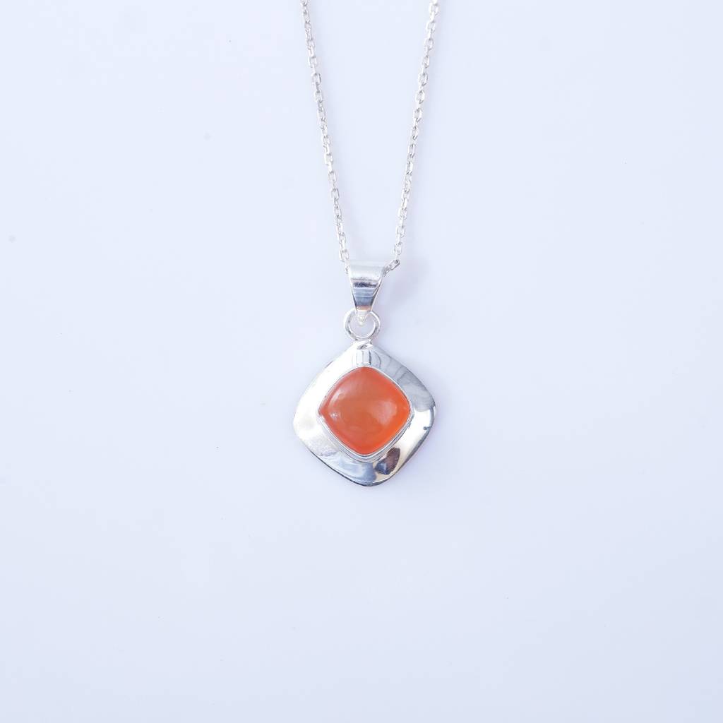 925 Sterling Silver Carnelian Pendant With Chain For Women | Gemstone Pendant | Handmade Silver Jewelry | Elegant  : FU-1253-C