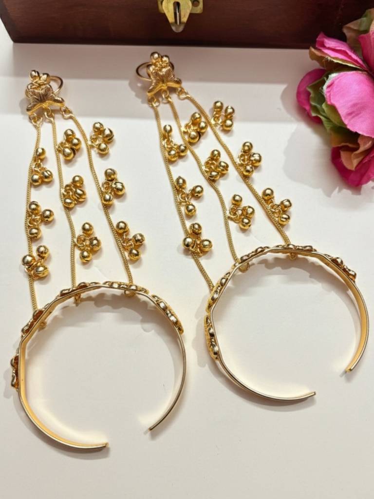 Gold-Plated Handcrafted Butterfly Finger Ring Hathphool Bracelet - 2 Pcs : VI26BC100045
