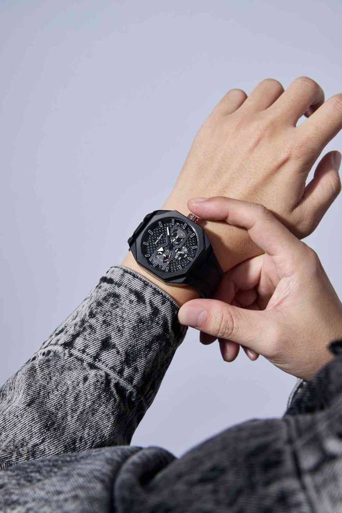 Daniel Hechter Paris Kleber Collection Sporty Multifunction Watch For Men With Checkered Geometric Dial, Day & Da : DHM1023-01