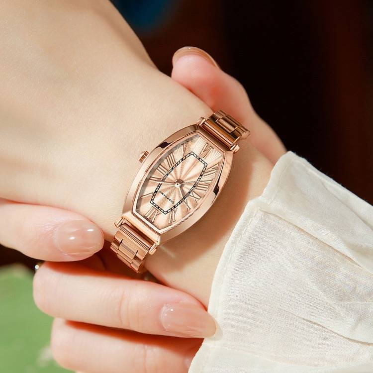 Giordano Silver Oval Shape Dial Watch For Women – Elegant Roman Numerals, Stainless Steel Strap, Sleek Analog De : GZ-60100-44