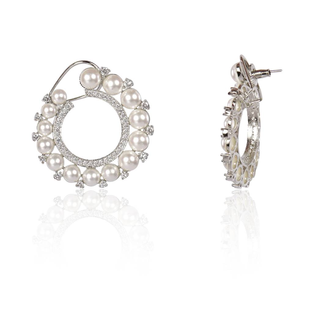 Pearl Half Moon Shaped Stud Earrings : IE773