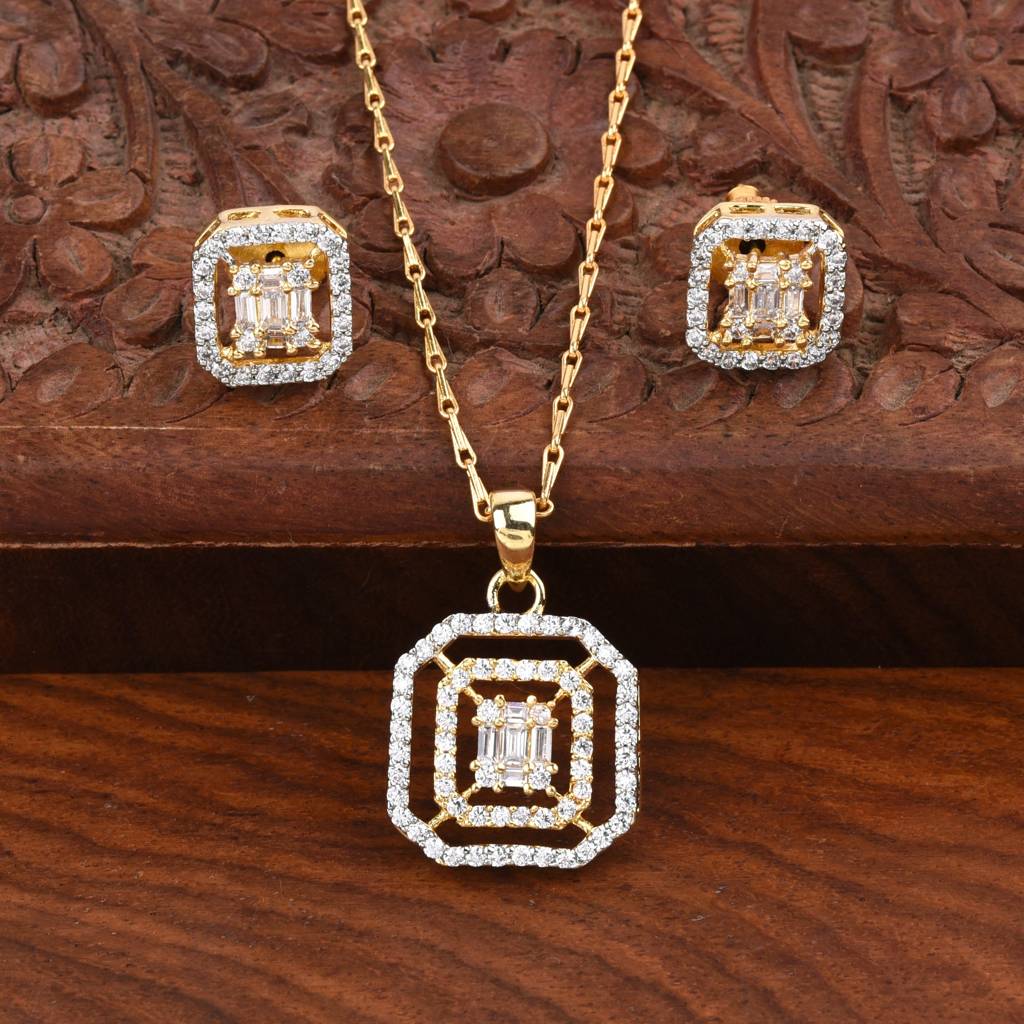 Sparkling Zircon Gold Plated Pendant Set : DVPENGJCZ79