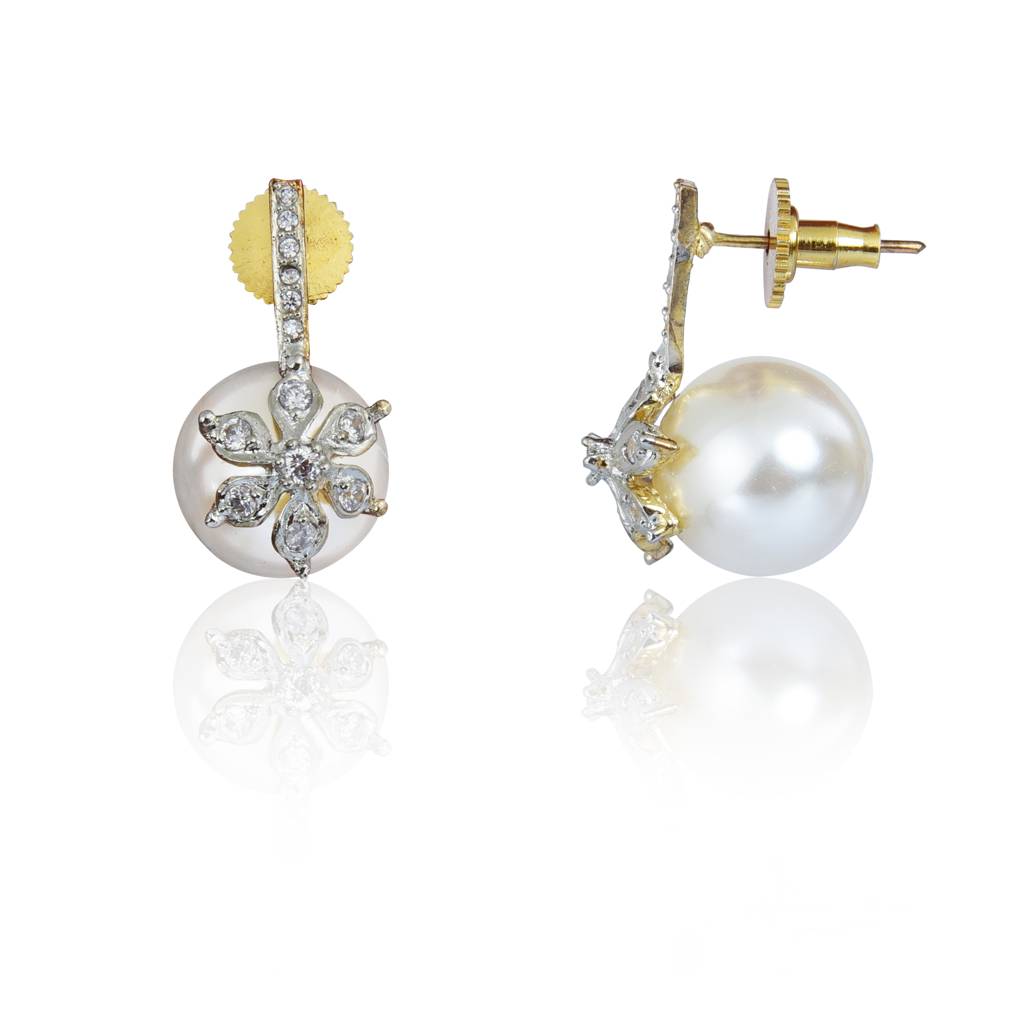 Evergreen Flower Pearl Stud Earrings : IE795