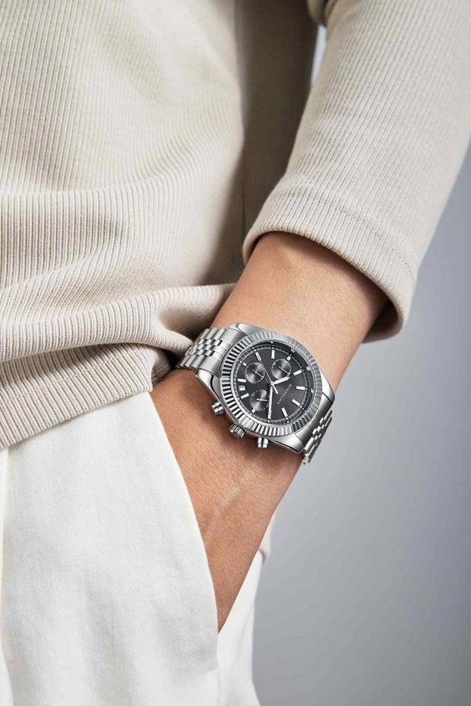 Giordano Chronograph Analog Watch For Men – Textured Bezel, Luminous Index Markers, Stainless Steel Strap & Date : GZ-50164-11