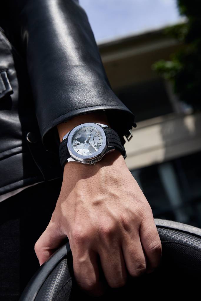 Stylish World Map Design Analog Watch For Men With Silver Case Round Dial, Textured Silicone Strap, Water Resist : GZ-50147-02