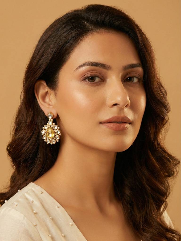 Morpankh Saaz - Kundan And Crystal Earrings : PAE100YE