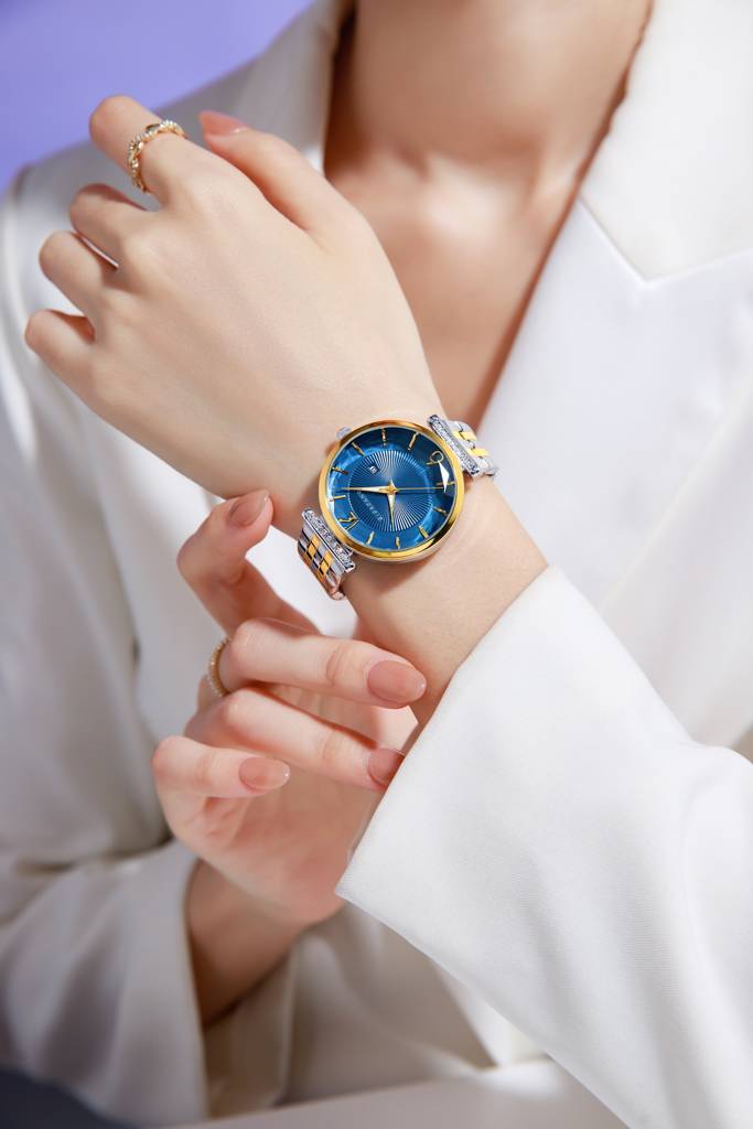 Giordano Exquisite Analog Watch For Women With Round Cut Glass Textured Dial, Stainless Steel Strap And Date Dis : GZ-60111-22