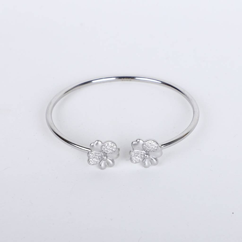 Elegant Silver Kadha Bracelet With Intricate Flower Design : BR-SL-9430-1-W