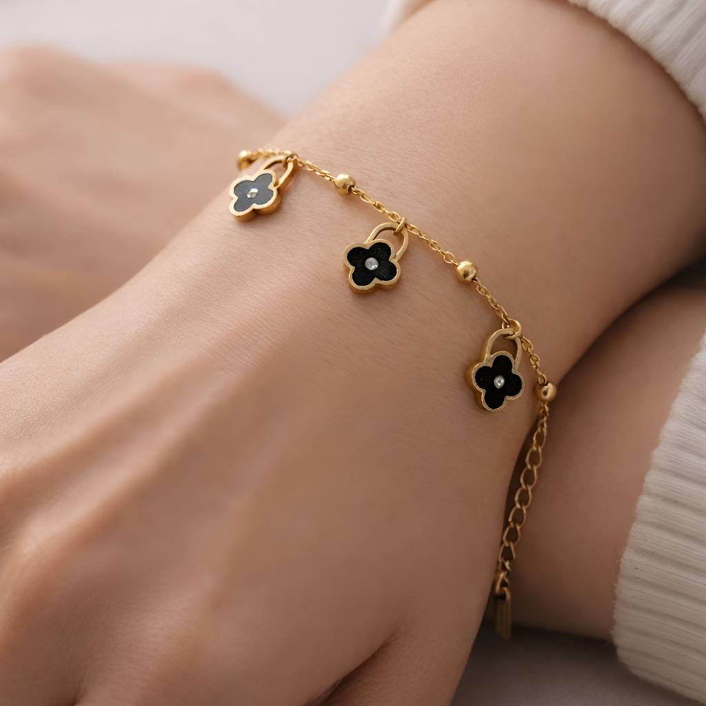 Gold Plated Black Clover Charm Anti-Tarnish Bracelet : HSPS60MB1531