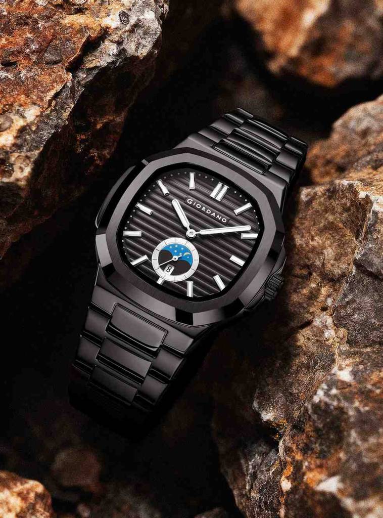 Giordano Analog Watch For Men Â Classic Moon Phase Design With Textured Dial, Durable Stainless Steel Strap, A : GZ-50179-11