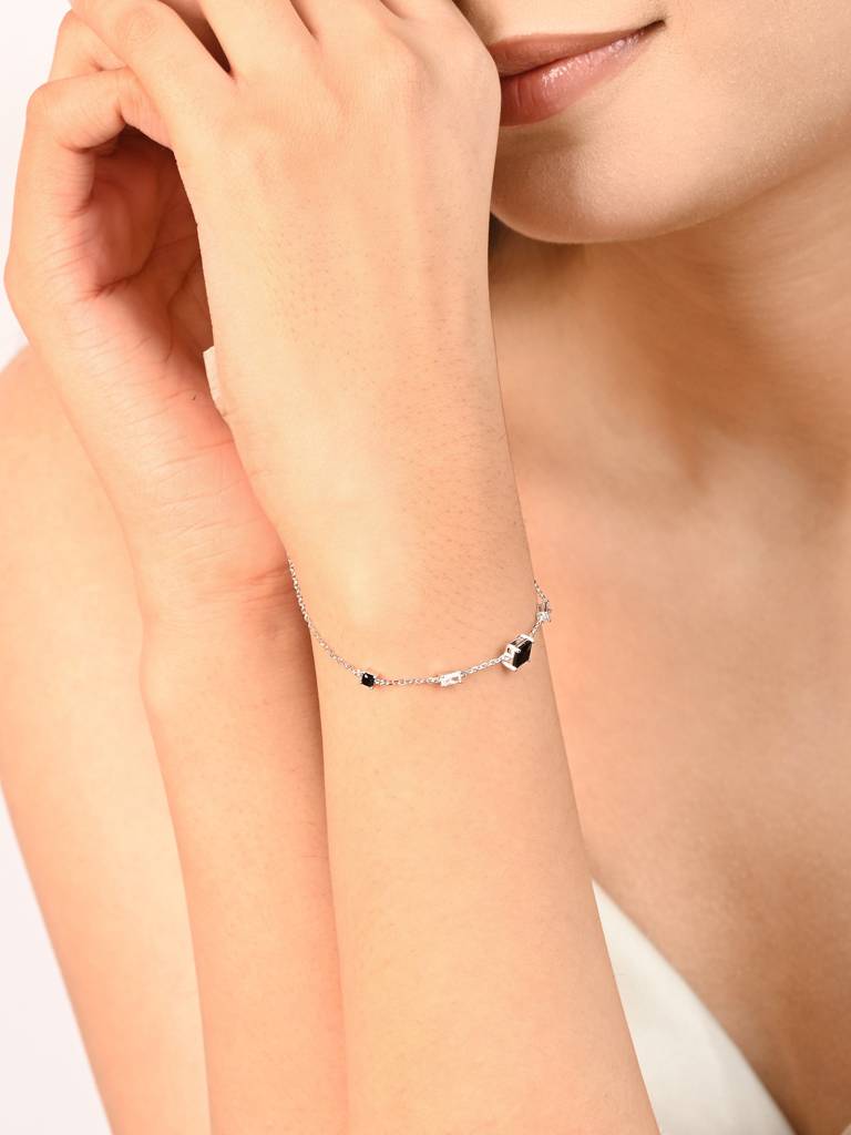 Minimal Square Station Bracelet : HDLB2203