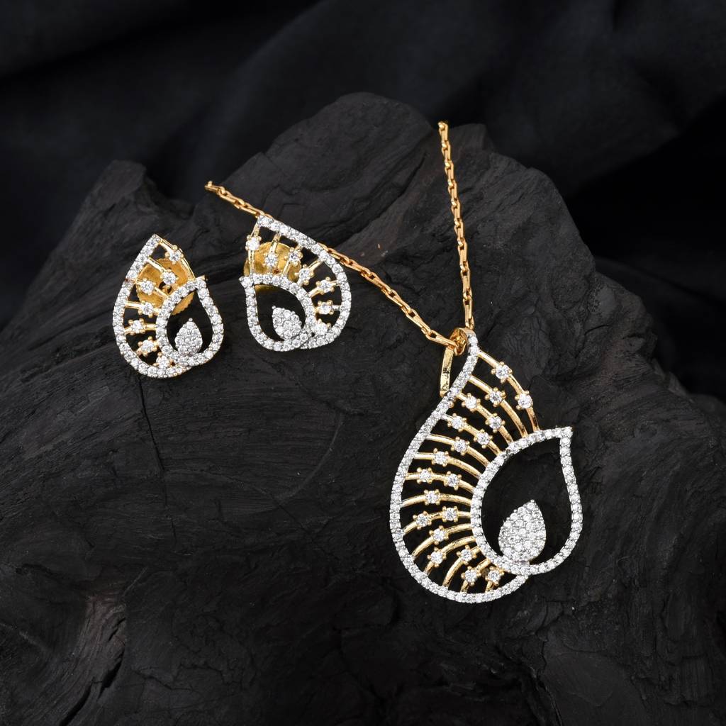 Glam Cz Halo Gold Pendant Set : DVPENGJCZ63