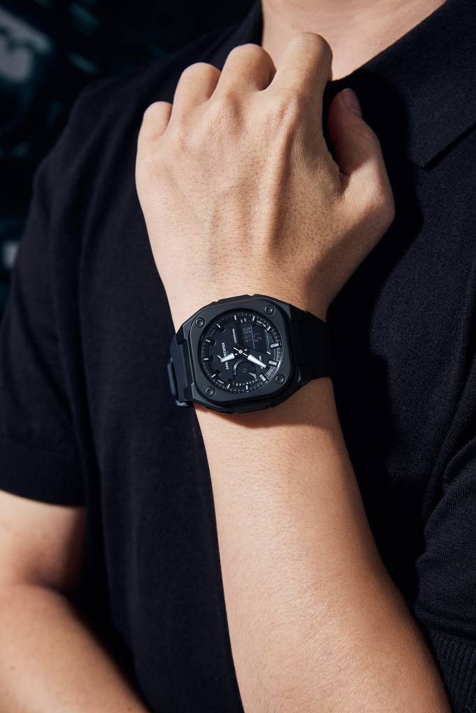 Paris Tech Collection Analog-Digital Sports Watch For Men – Black Dial, Silicone Strap, World Time & Countdown Ti : DHM1071-01