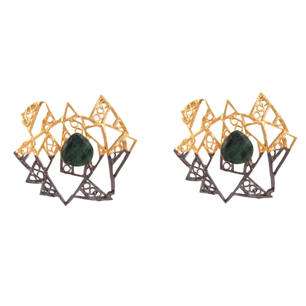 Titilating Triangle Small Earrings : AA-1077