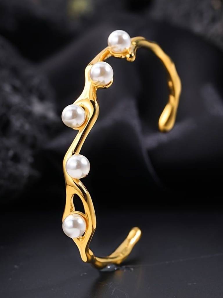 Pearl Sculptural Adjustable Cuff Â 18K Gold | Anti-Tarnish Bracelet : ATB711PSAC