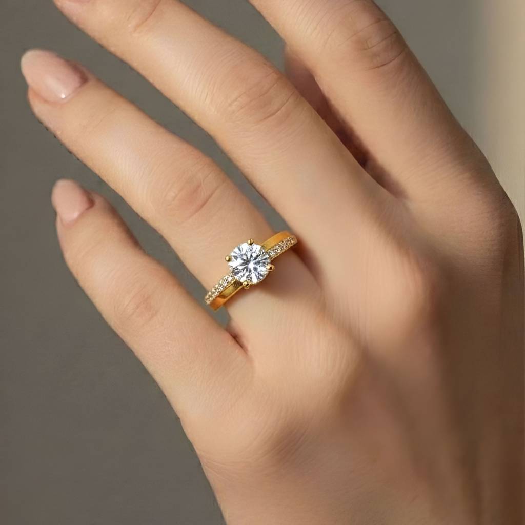 Gold-Plated Round Crystal Solitaire Design Anti-Tarnish Ring : HSPS60MB1410