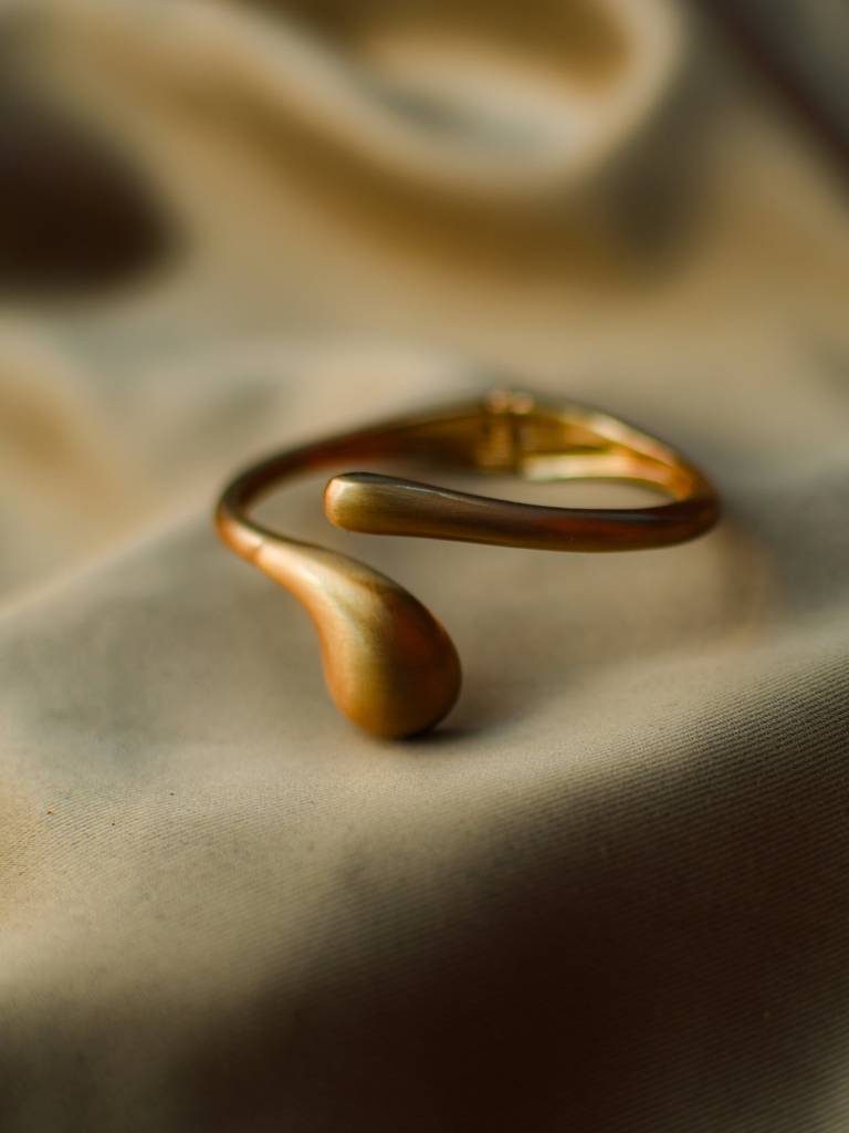 Modern Open Cuff In 18K Matte Gold Â Luxe & Skin Friendly : ATB593MB2W