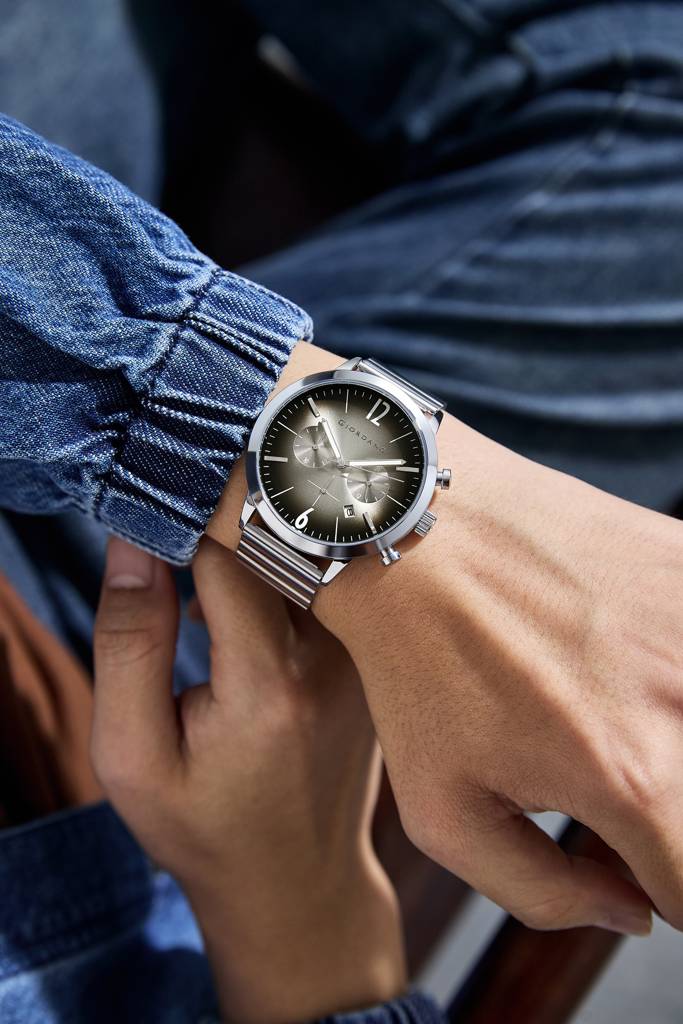 Giordano Analog Chronograph Watch For Men - Stainless Steel Case & Strap| Modern Casual & Formal Wristwatch With : GZ-50153-22