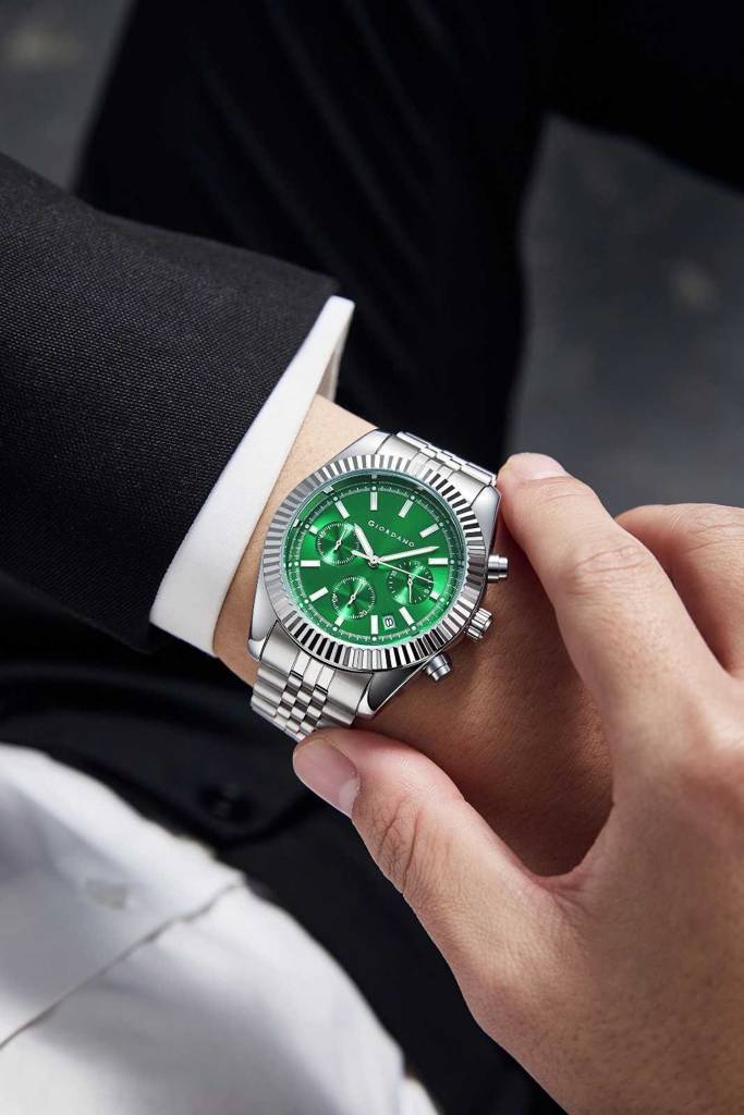 Giordano Chronograph Analog Watch For Men – Textured Bezel, Luminous Index Markers, Stainless Steel Strap & Date : GZ-50164-22