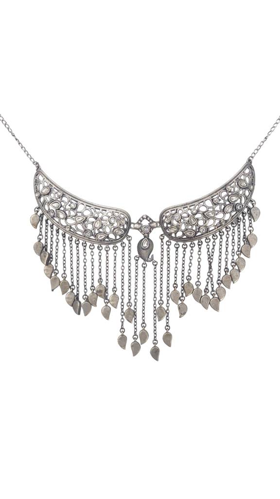 Avantika Silver Necklace : nec01