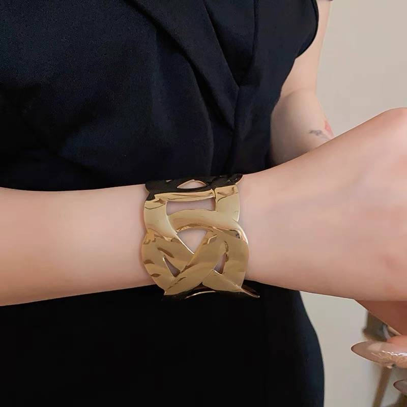 Golden Splendour Cuff : GoldenSplendourCuff-LT-BR-CG-28