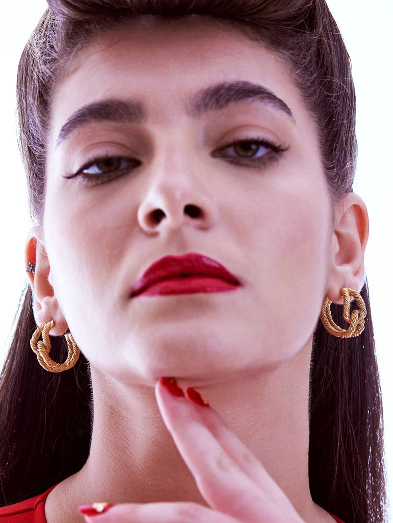 Golden Threaded Circular Hoops : Z02EA