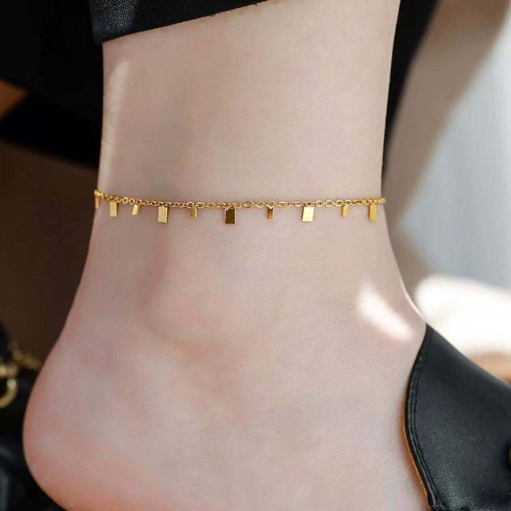 Modern Muse Gold Anklet : AST-ANK-0013