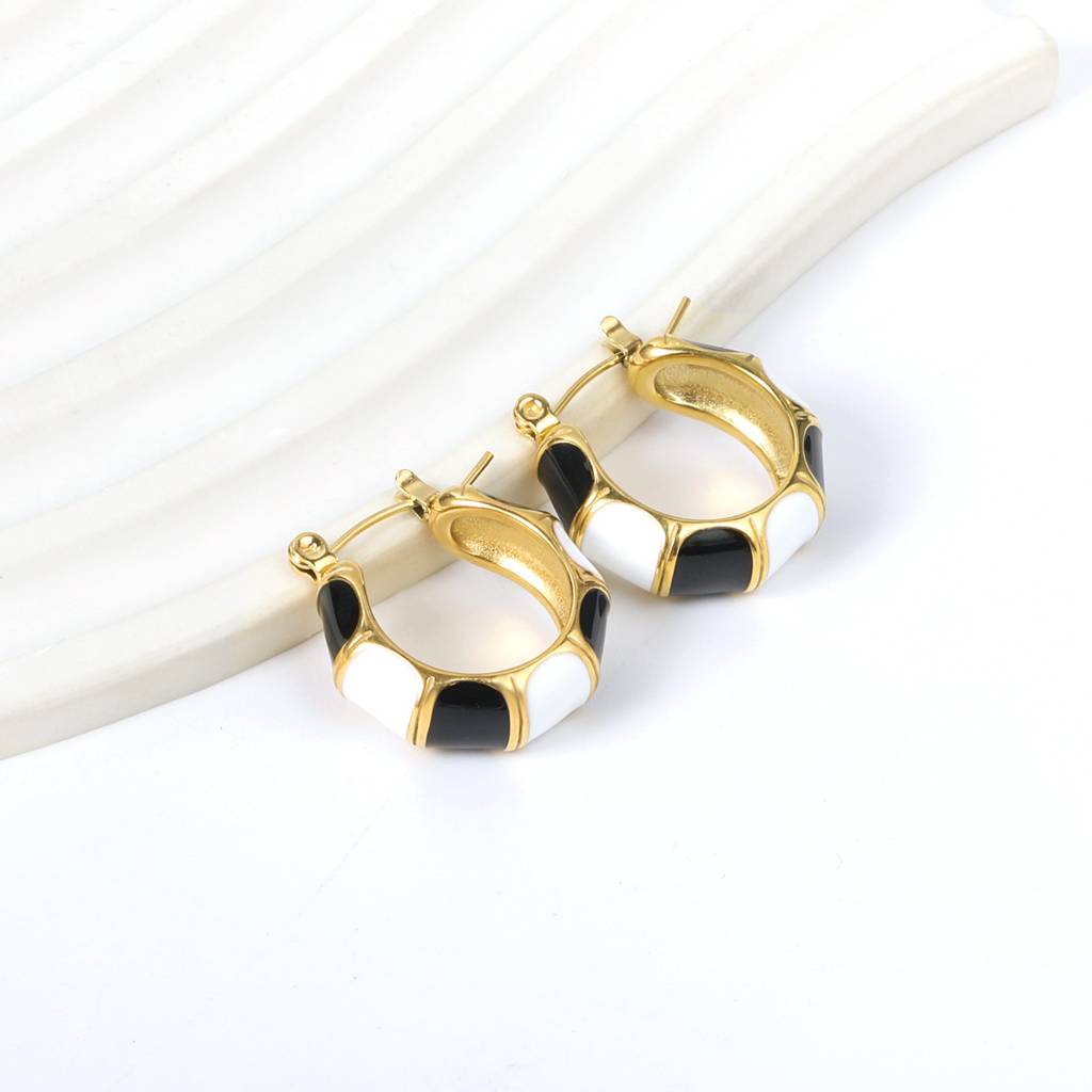 Black & White Enamel Hoops : AS-ER-HG-04