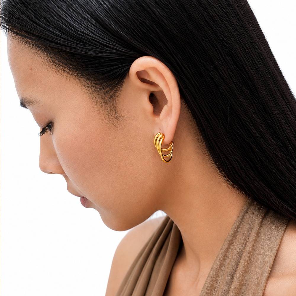 Women 18K Gold-Plated Emerald Green Cz Studded Eternity Ear Cuff : 101146