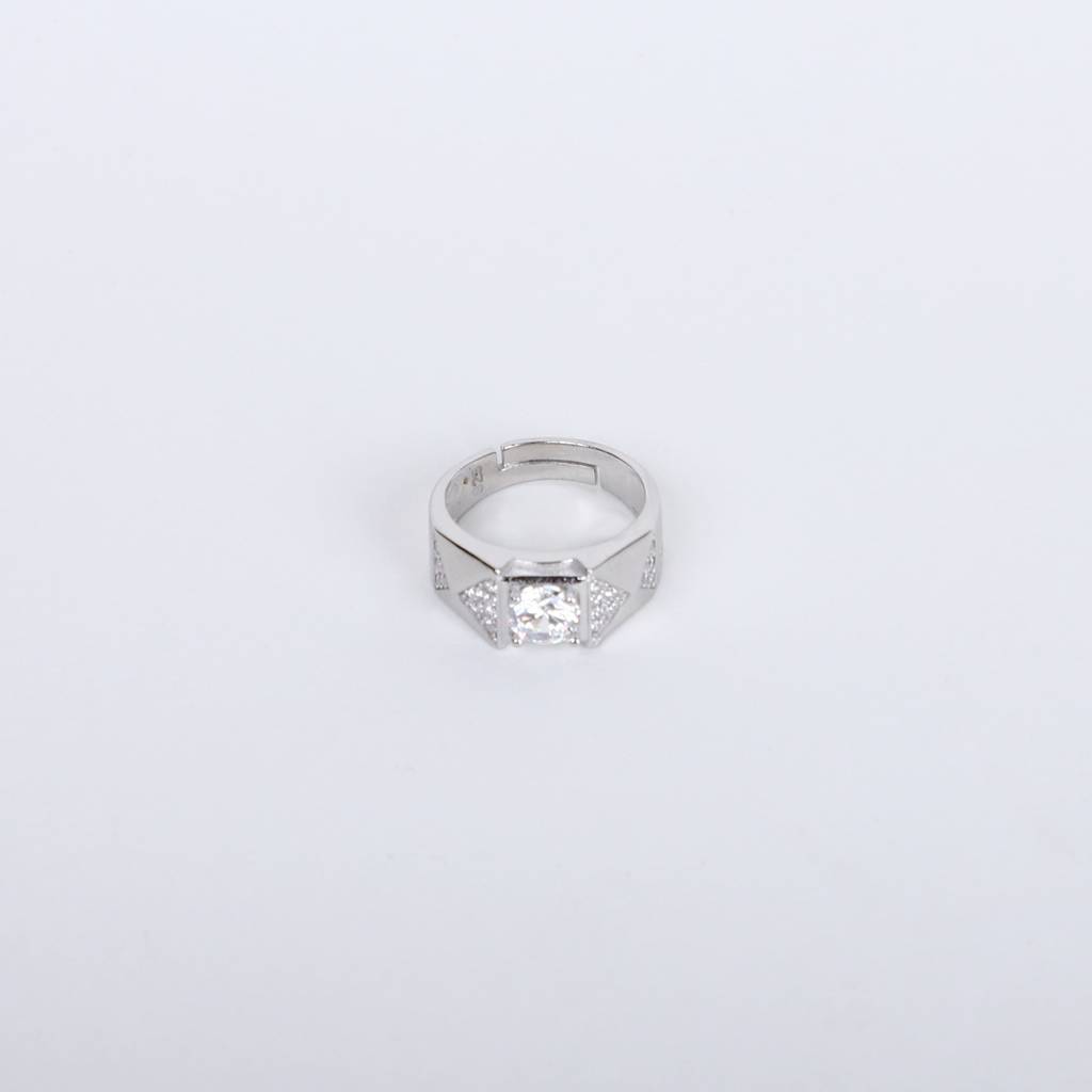 Men'S Pyramid-Cut Silver Ring With Brilliant Center Stone – Modern Geometric Design : RN-SL-10448-2-M