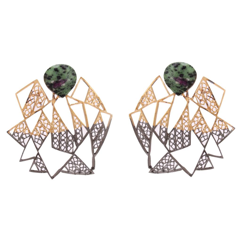 Titilating Triangle Earrings : AA-1058