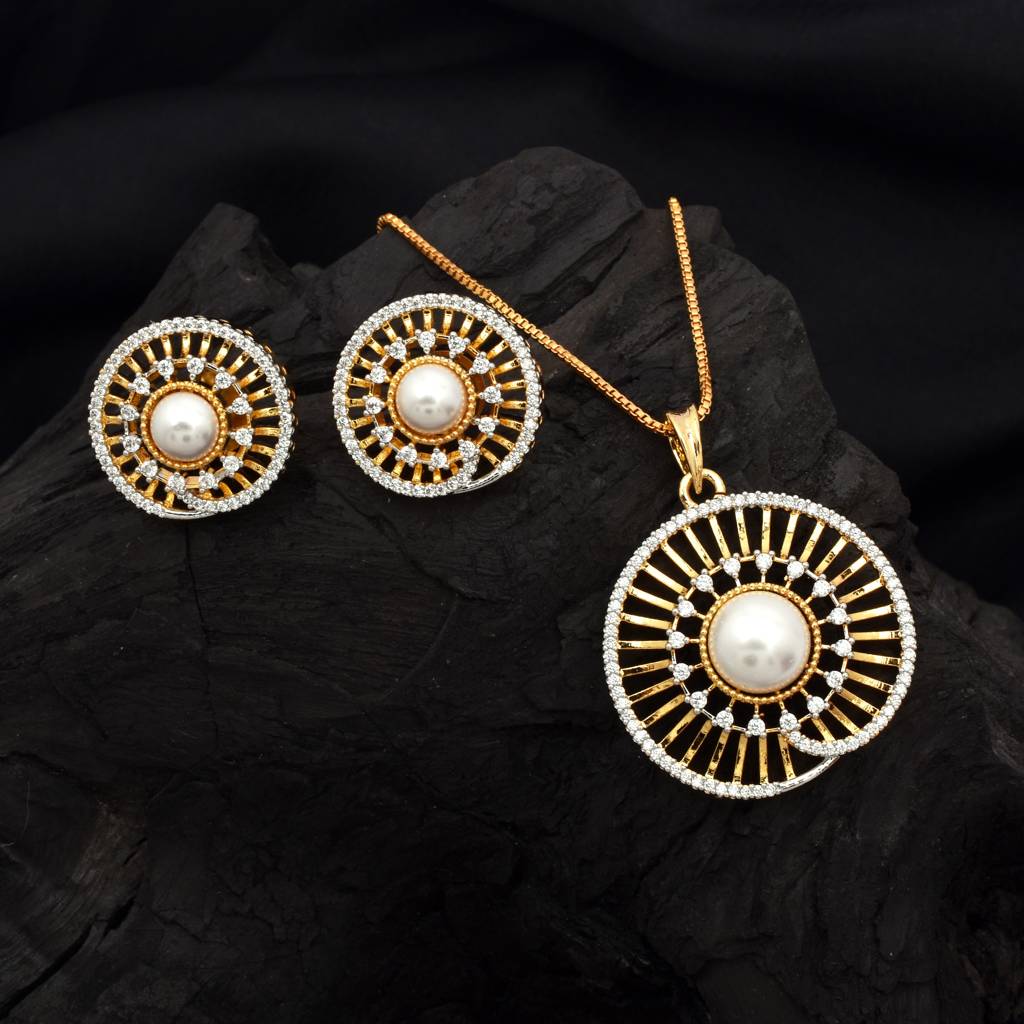 Estate Radiance Pendant Set With Chain : PJPENGJPCZ218