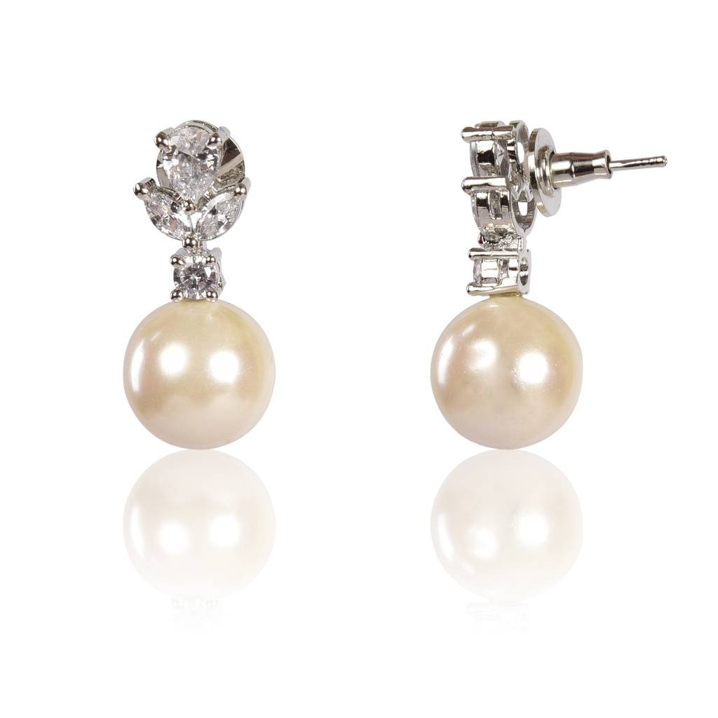 Classic Pearl Earrings : IE1020B