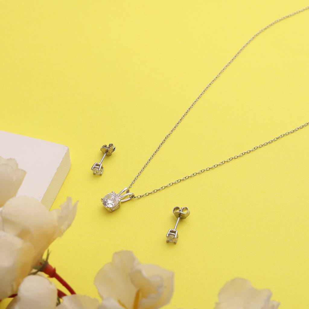 Iski Uski 925 Sterling Silver Sheena Solitaire Pendant Set