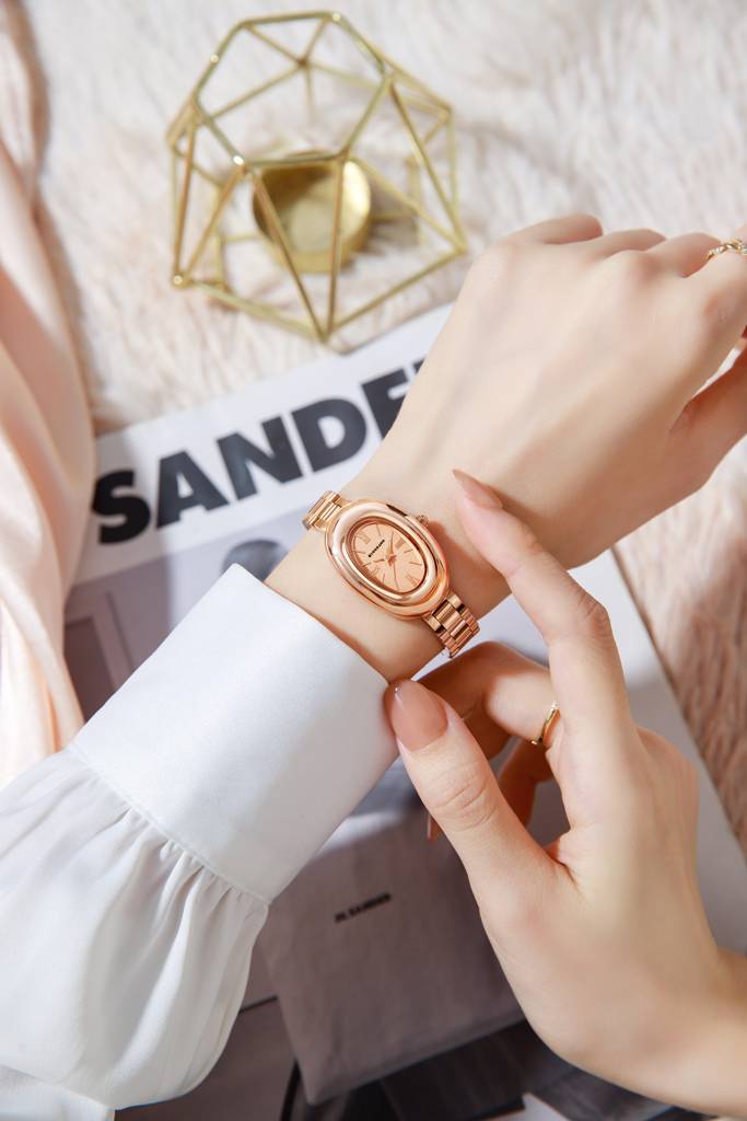 Giordano Oval Shape Dial Watch For Women – Elegant Roman Numerals, Stainless Steel Strap, Sleek Analog Design : GZ-60115-55