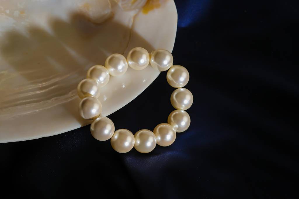 Bold Move Pearls Bracelet : PRBB41