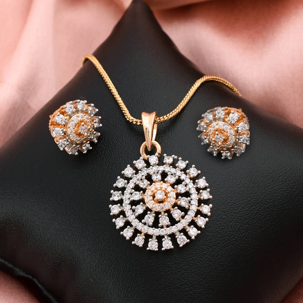 Golden Stardust Elegance Pendant Set With Chain And Earrings : PJPENGJCZ24