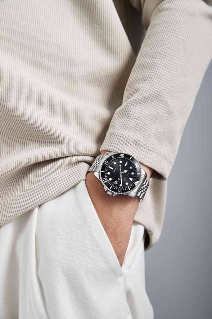 Giordano Analog Quartz Watch For Men – Round Dial With Rotating Bezel, Luminous Hour Markers, Stainless Steel St : GZ-50168-11