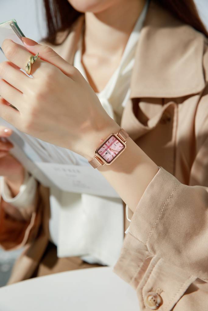 Victoria Collection Analog Quartz Watch For Women With Mesh Strap, Rectangular Metal Case And Mineral Glass : LFW20006-44