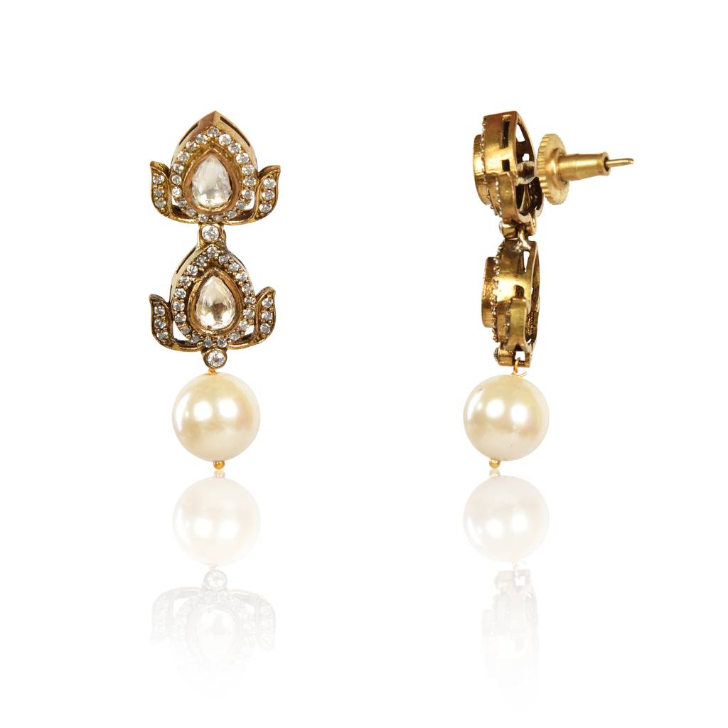 Festive Kundan Earrings : IE889