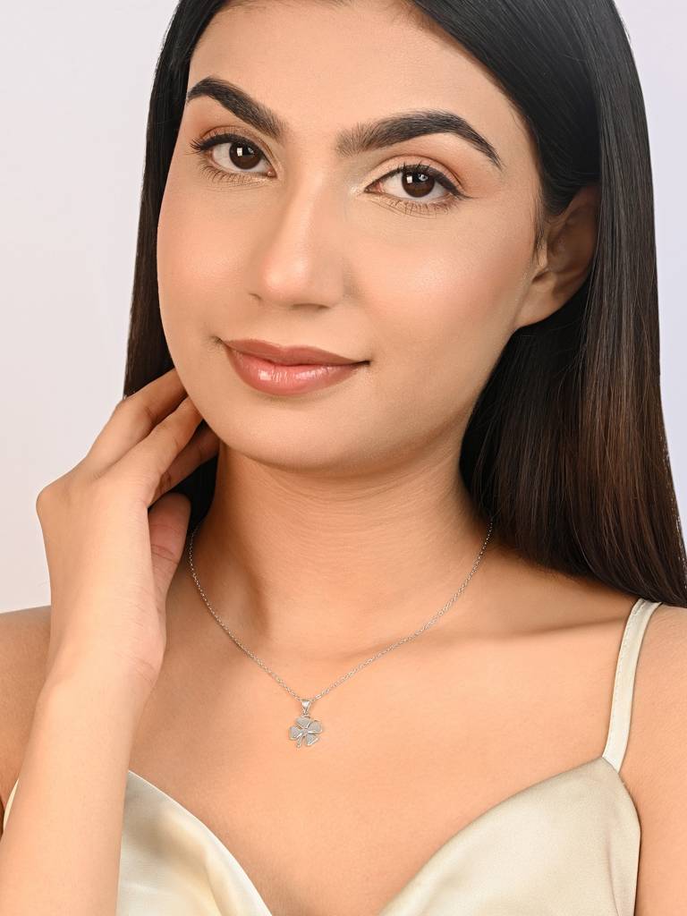 Minimal Clover Charm Necklace : DRNC1665