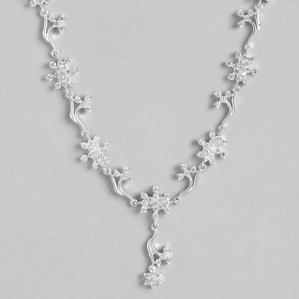 Silver 92.5 White Flower Necklace : Silver 92.5 White Flower Necklace : Z125SG002N059